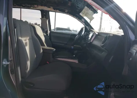 2021 Toyota Tacoma Sr5 V6 z USA, uszkodzony, nr VIN 3TMAZ5CN7MM156859